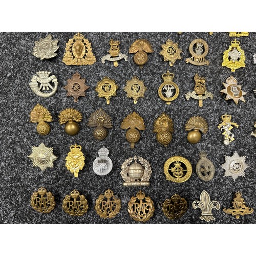 3221 - WW2 and later Staybrite British Cap Badges, collar dogs.