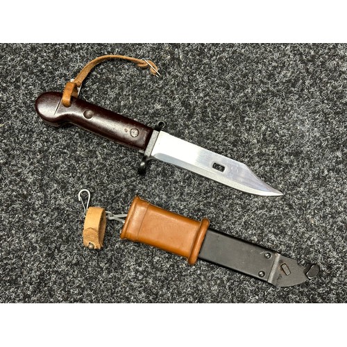 3323 - East German Model 59 AMK Type 1 Bayonet with 146mm long Bowie style blade with slot for use as a wir... 