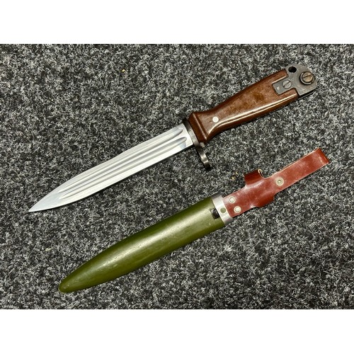 3325 - Chinese Type 81 Bayonet with double fullered blade 167mm in length. Bakelite grips. Working release ... 