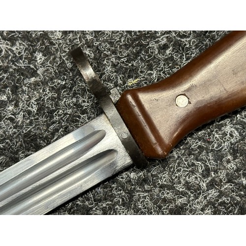 3325 - Chinese Type 81 Bayonet with double fullered blade 167mm in length. Bakelite grips. Working release ... 