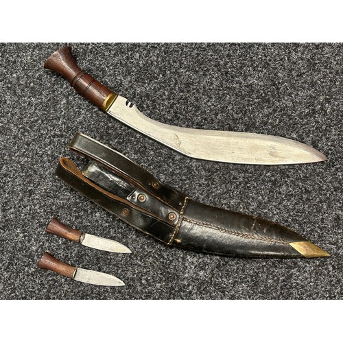 3330 - Gurhka Kukri Knife with 310mm long single edged blade, no markings. Wooden grip. Overall length 425m... 