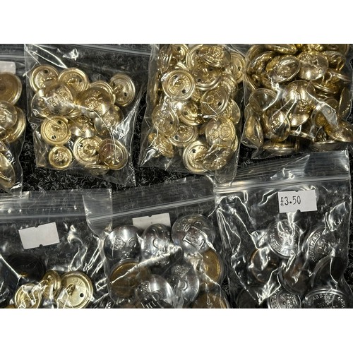 3335 - A quantity of British Army ERII Staybrite Buttons. RAF, RAOC, Guards, Royal Engineers, Ulster Defenc... 