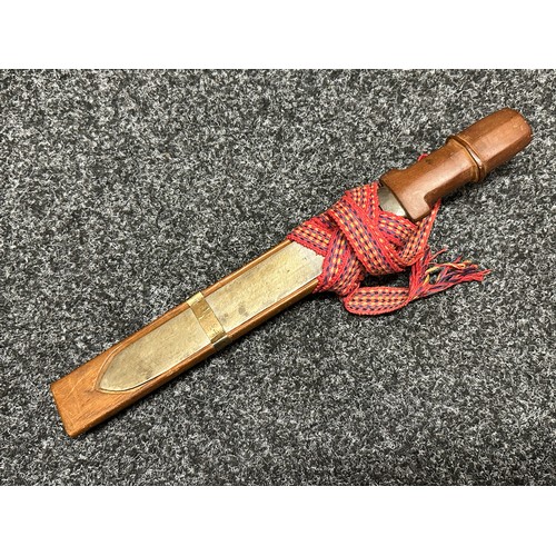 3336 - Dagger with single edged blade 245mm in length. No markings. Wooden grip. Overall length 370mm. Comp... 