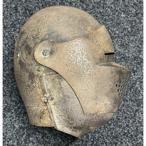 3341 - Replica Knights Armour Helmet and Breast Plate (2)