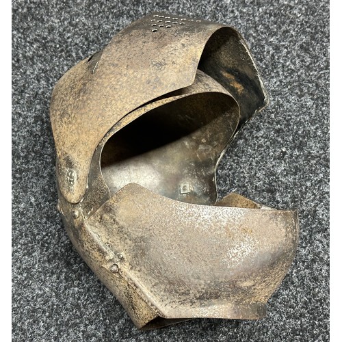 3341 - Replica Knights Armour Helmet and Breast Plate (2)