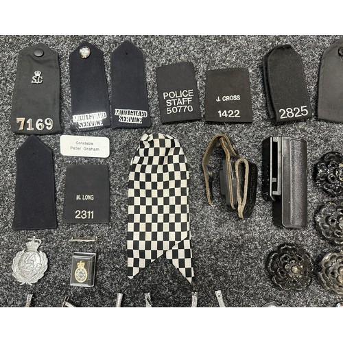 3343 - Collection of Police insignia to include helmet fittings, shoulder straps, ERII Buttons, WPC scarf, ... 