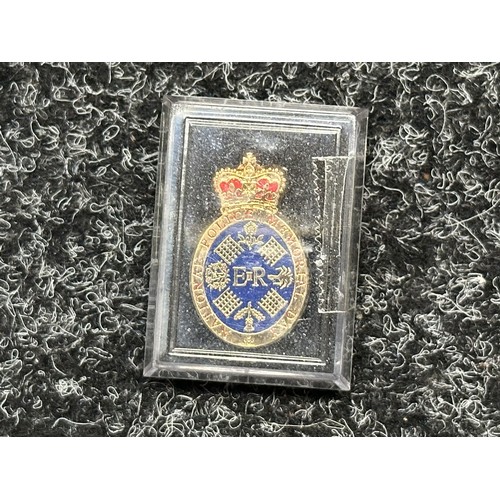 3343 - Collection of Police insignia to include helmet fittings, shoulder straps, ERII Buttons, WPC scarf, ... 