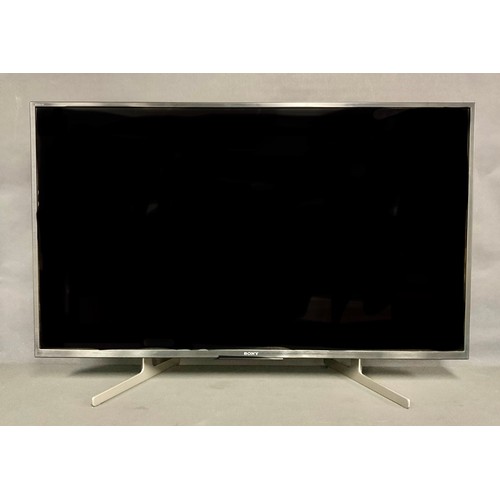 555 - A Sony Bravia 43