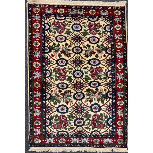 114 - A North west Persian hand-knotted Bidjar rug, 160cm x 112cm.