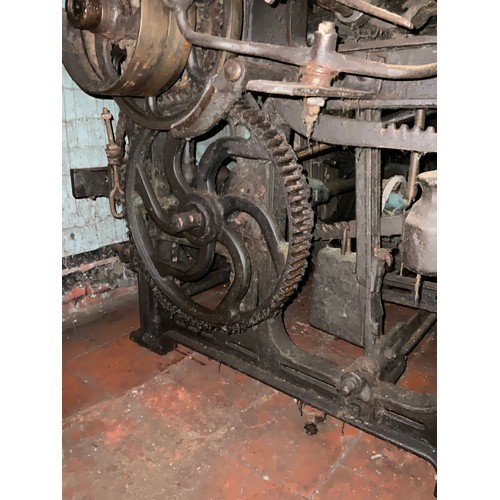 79 - A Yorkshire cross-bar weaving loom, 152cm high x 218cm wide x 108cm deep.
***Please note this lot is... 