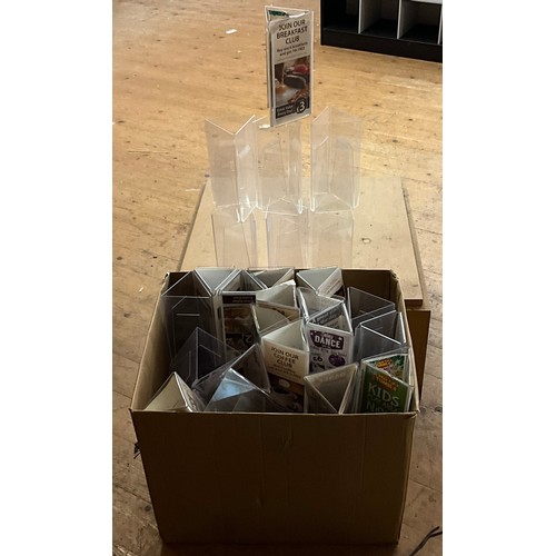 123 - A large quantity of triangular freestanding advertising stands, 21cm high, qty
***Please note this l... 