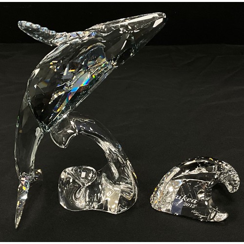 71 - Swarovski crystal Paikea Whale, 17cm high, with Paikea 2012 plaque and certificate, boxed