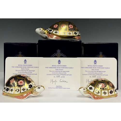 5016 - A Royal Crown Derby paperweight group, The Yorkshire Rose Tortoise Family, comprising Father, Mother... 