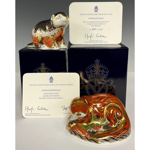 5062 - A Royal Crown Derby paperweight, Otter, specially commissioned by The Guild of China & Glass Retaile... 