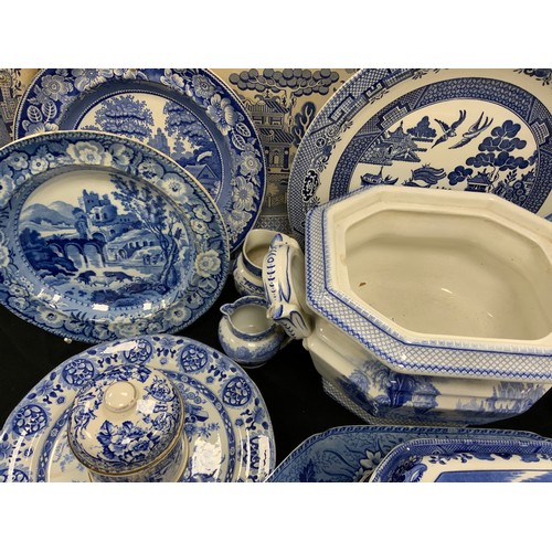 475 - Blue and white including; early 19th century Spode pearlware tower pattern pattern plate, c.1820, pe... 