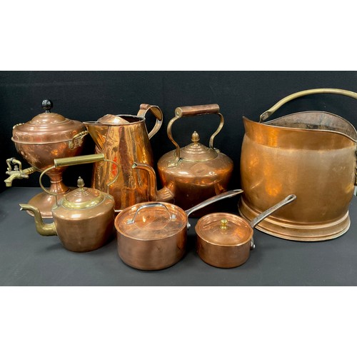 516 - Copper - copper samovar, 32cm high, kettle, pans, ewer, 30cm high, scuttle (7).