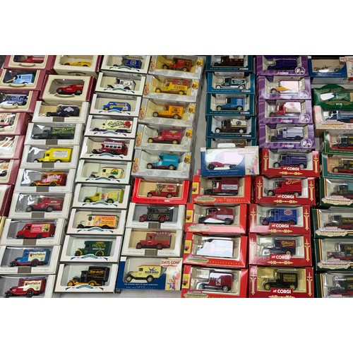 579 - Diecast Vehicles - Corgi, Lledo, Days Gone, and other models, inc Advertising vans, Eddie Stobart, C... 