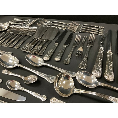 585 - A Slack & Barlow silver plated Kings pattern canteen, for Eight inc dinner and side forks, knives, s... 