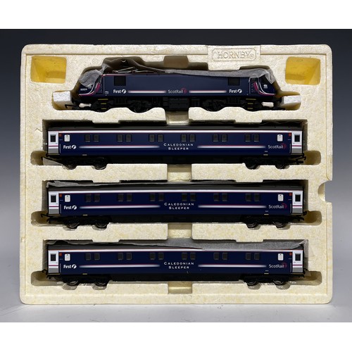 6166 - Hornby Model Railways - Great North Eastern Railway locomotive and coach pack boxed set, comprising ... 