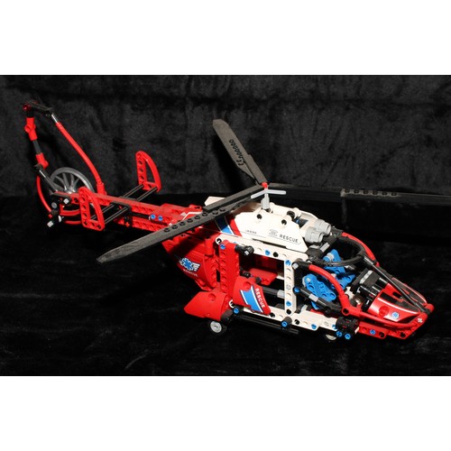 6522 - Lego - Technic, 9396 Helicopter, unboxed;  42052B Heavy Lift Helicopter, unboxed; 42052 Heavy Lift H... 