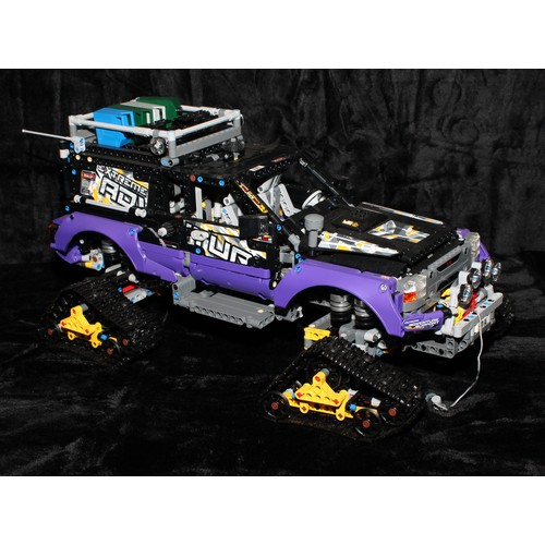 6509 - Lego - Technic, 42069 Extreme Adventure Vehicle, unboxed; another; 42038 Arctic Truck, unboxed (3)

... 