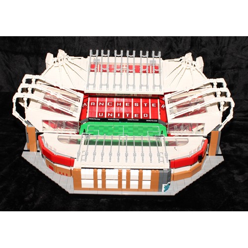 6478 - Lego - Icons, 10272 Old Trafford, Manchester United, 47cm deep, 39cm wide, 19cm high, unboxed

Retir... 