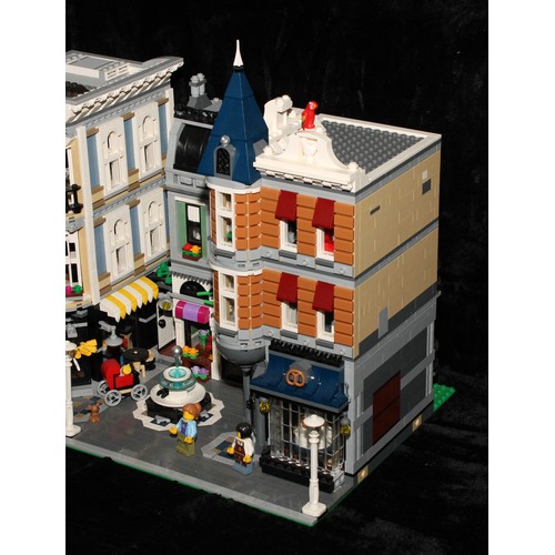 6468 - Lego - Creator Expert, 10270 Book Shop, unboxed; 10218 Pet Shop, unboxed; 10255 Assembly Square, unb... 