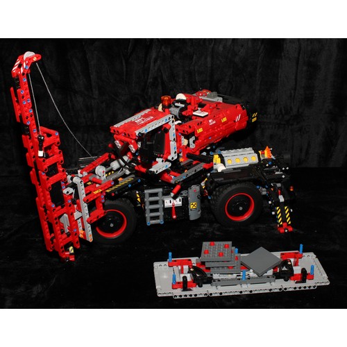 6510 - Lego - Technic, 42082B Mobile Pile Driver, unboxed; 42024 Container Truck, unboxed; 8110 Mercedes-Be... 