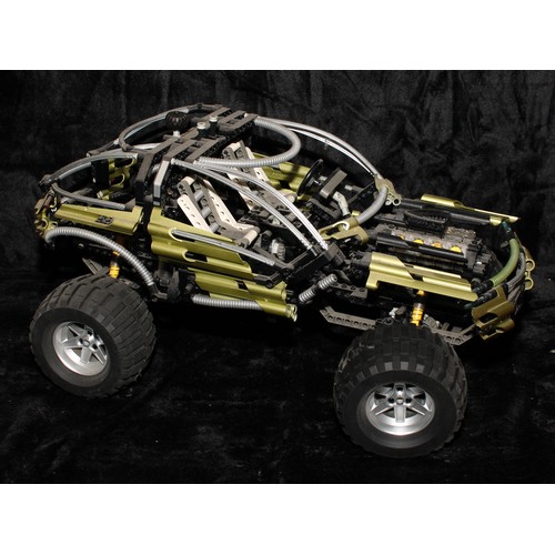 6520 - Lego - Technic, 8466 4X4 Off-Roader, unboxed; another; 8448 Super Street Sensation, unboxed; 8458 Si... 