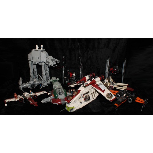 6504 - Lego - Star Wars, 75054 AT-AT, unboxed; 75004 Z-95 Headhunter, unboxed; 75243 20th Anniversary Editi... 