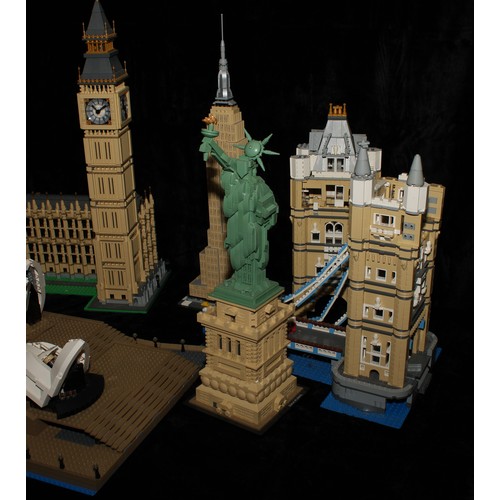 6473 - Lego - Creator, 10234 Sydney Opera House, unboxed; Architecture, 21042 Statue of Liberty, unboxed; 2... 