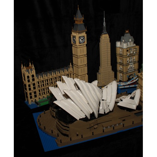 6473 - Lego - Creator, 10234 Sydney Opera House, unboxed; Architecture, 21042 Statue of Liberty, unboxed; 2... 