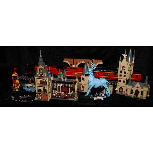 6477 - Lego - Harry Potter, 75954 Hogwarts Great Hall, 37cm high, 30cm wide, 18cm deep, unboxed; 76405 Hogw... 