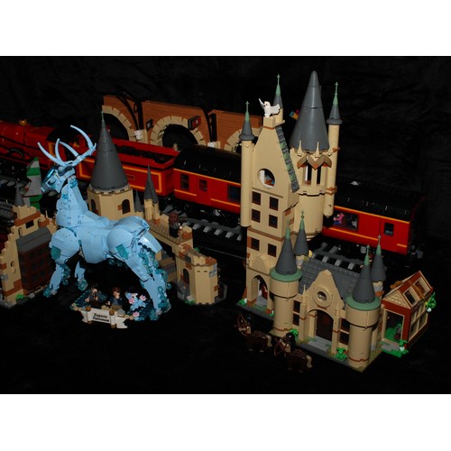 6477 - Lego - Harry Potter, 75954 Hogwarts Great Hall, 37cm high, 30cm wide, 18cm deep, unboxed; 76405 Hogw... 