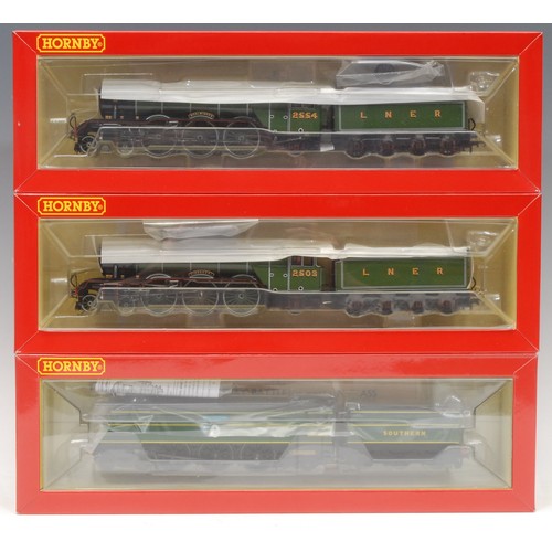 6274 - Hornby Model Railways - R3439 LNER Class A1 'Woolwinder' 2554 locomotive, Commemorating the Life of ... 