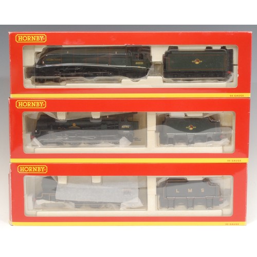 6234 - Hornby Model Railways - R2630 BR 4-4-0 Royal Scot Class 7P 'The Rifle Brigade' locomotive, 00 gauge,... 