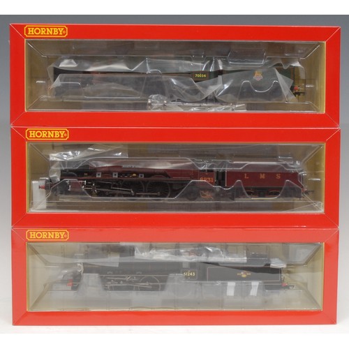 6253 - Hornby Model Railways - R3000 BR 4-6-0 Class B1 'Sir Harold Mitchell' locomotive, 00 gauge, boxed an... 