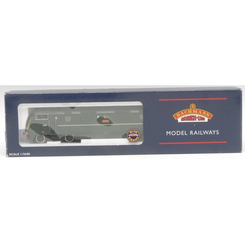 6136 - Bachmann Branch-line OO gauge model railways 'Class 42 Warship Glory Diesel locomotive, D818, BR gre... 