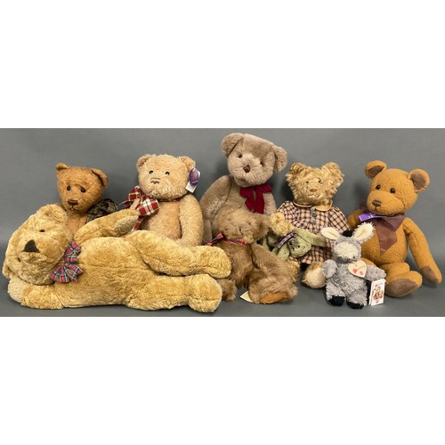 6395 - Teddy Bears - a Gund Simply Mohair Collection bear, Nicholas, 44152, 40cm, tags attached; others, Gu... 