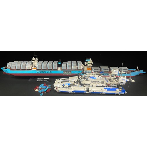 6488 - Lego - Creator Expert, 10241 Maersk Line Triple-E, unboxed; 10155 Maersk Line Container Ship, unboxe... 