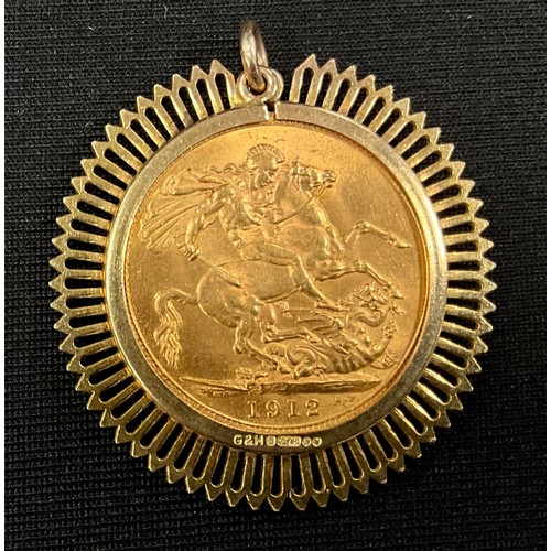 914 - A George V sovereign, London Mint, 1912, 9ct gold pendant mount, 10.3g gross