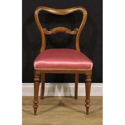 2321 - A Victorian rosewood harlequin suite of eight dining chairs, composed of two sets of four, each with... 