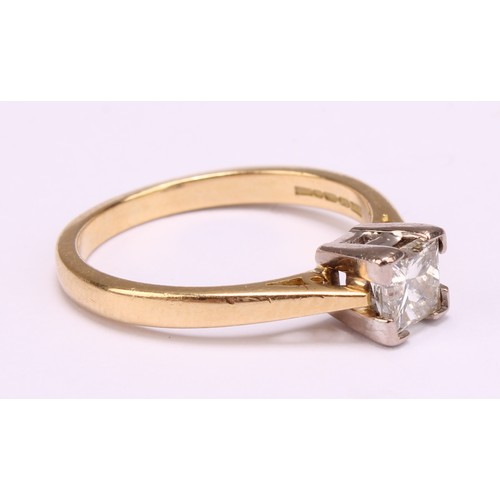 1249 - An 18ct yellow gold 0.60ct princess cut diamond solitaire ring, diamond colour is approx. K/L and di... 