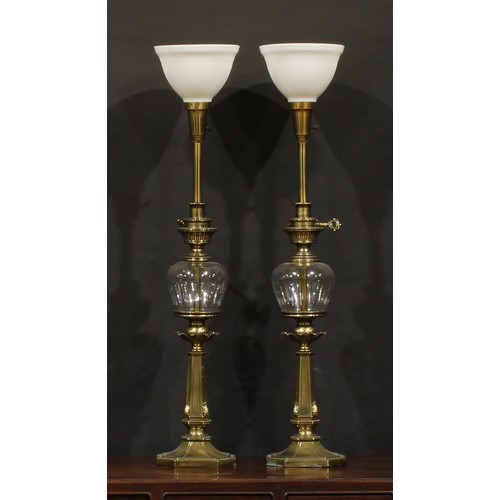 2478 - A pair of mid-20th century American Hollywood Regency brass and glass table lamps, probably Stiffel,... 