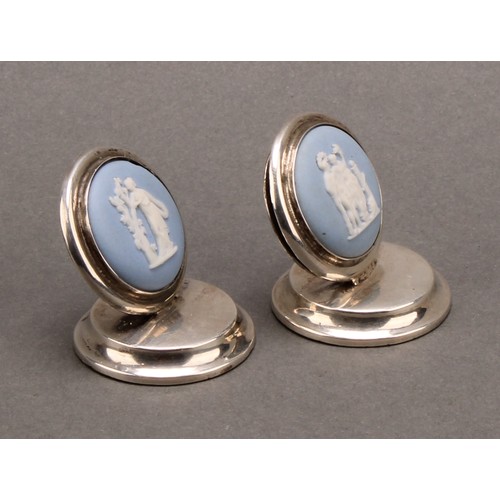 860 - A pair of Edward VII silver circular menu holders, inset with Wedgwood jasperware roundels, 3.5cm hi... 