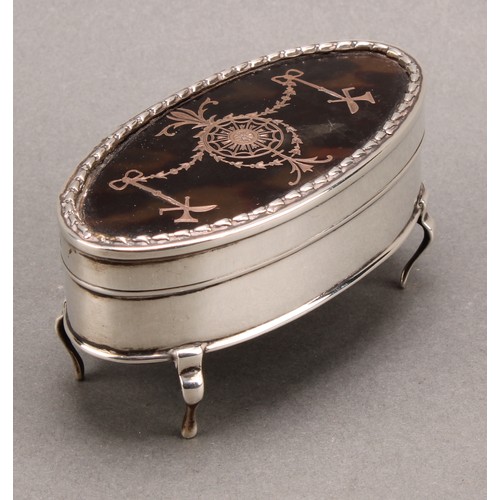 1026 - An Edward VII silver, tortoiseshell and pique oval dressing table box, hinged cover, cabriole feet, ... 