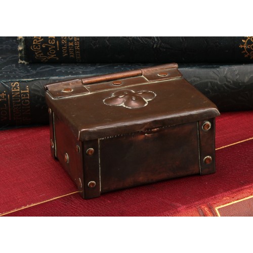 Newlyn School And Guild Of Handicraft - An Arts & Crafts Copper Box, By 