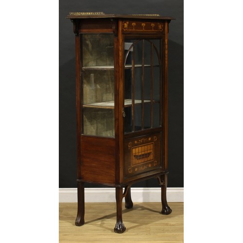 1517 - An Arts & Crafts period mahogany and marquetry pier display cabinet, oversailing rectangular top wit... 