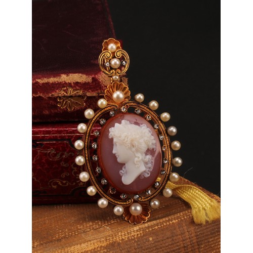 1263 - Tested 18ct gold oval agate cameo, cultured pearls and rose cut diamond multi-function enamelled pen... 