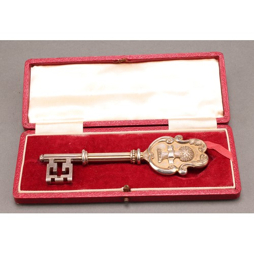 1091 - Copoclephily - an Edwardian silver presentation key, Presented to Mr Thomas Killon, JP, Chairman of ... 